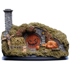 The Hobbit - #16 Hill Lane (Halloween Edition) Hobbit Hole Diorama